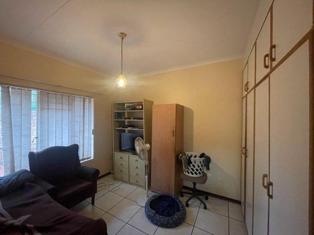 2 Bedroom Property for Sale in Kannoniers Park North West